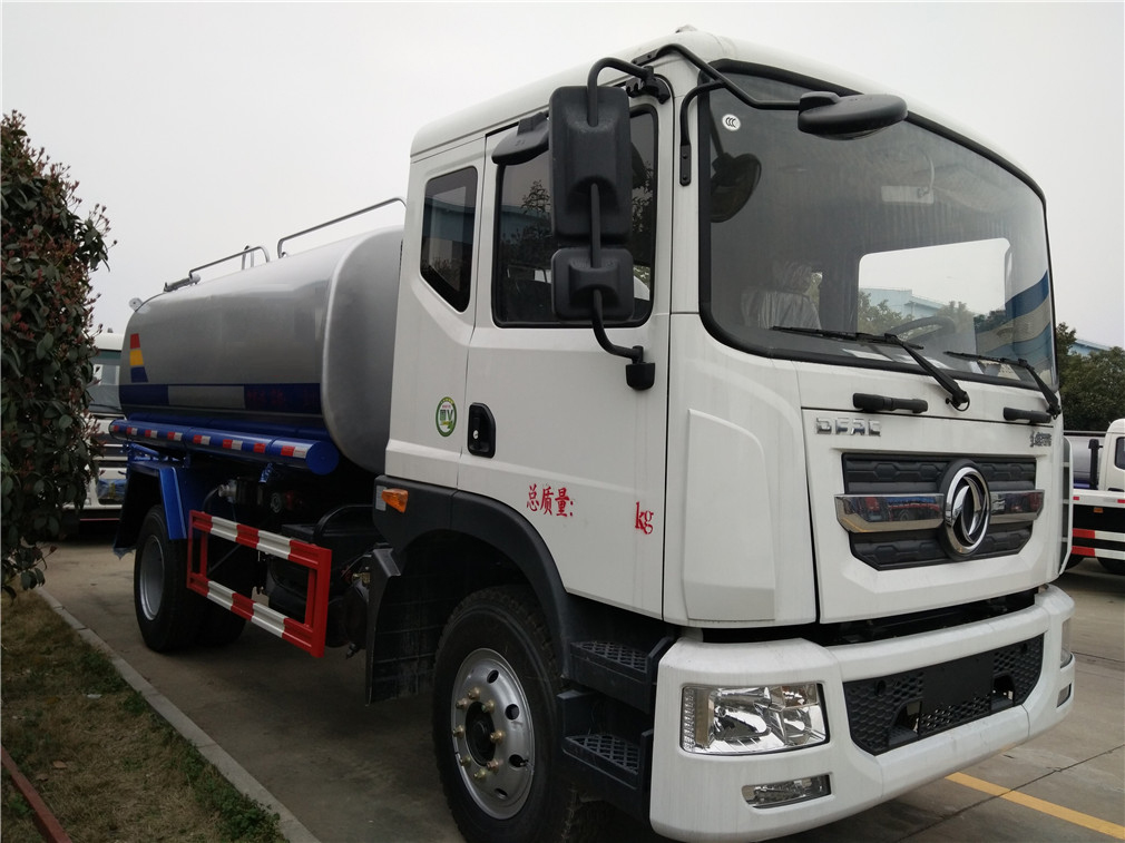东风多利卡D9（12方）型洒水车